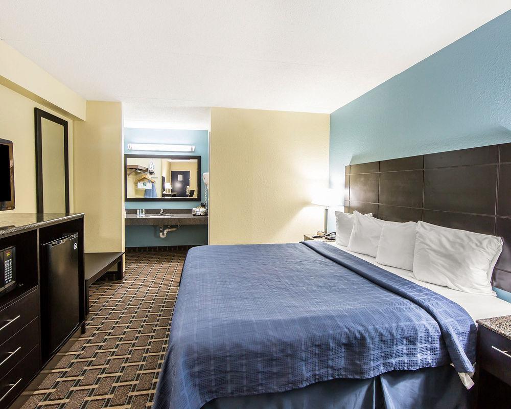 Oyo Hotel Knoxville Tn Cedar Bluff I-40 Екстер'єр фото