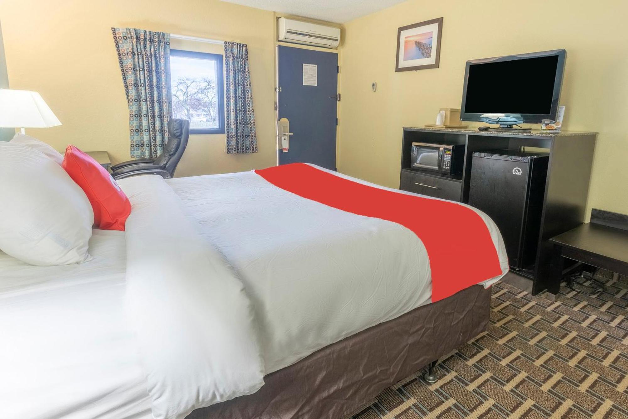 Oyo Hotel Knoxville Tn Cedar Bluff I-40 Екстер'єр фото