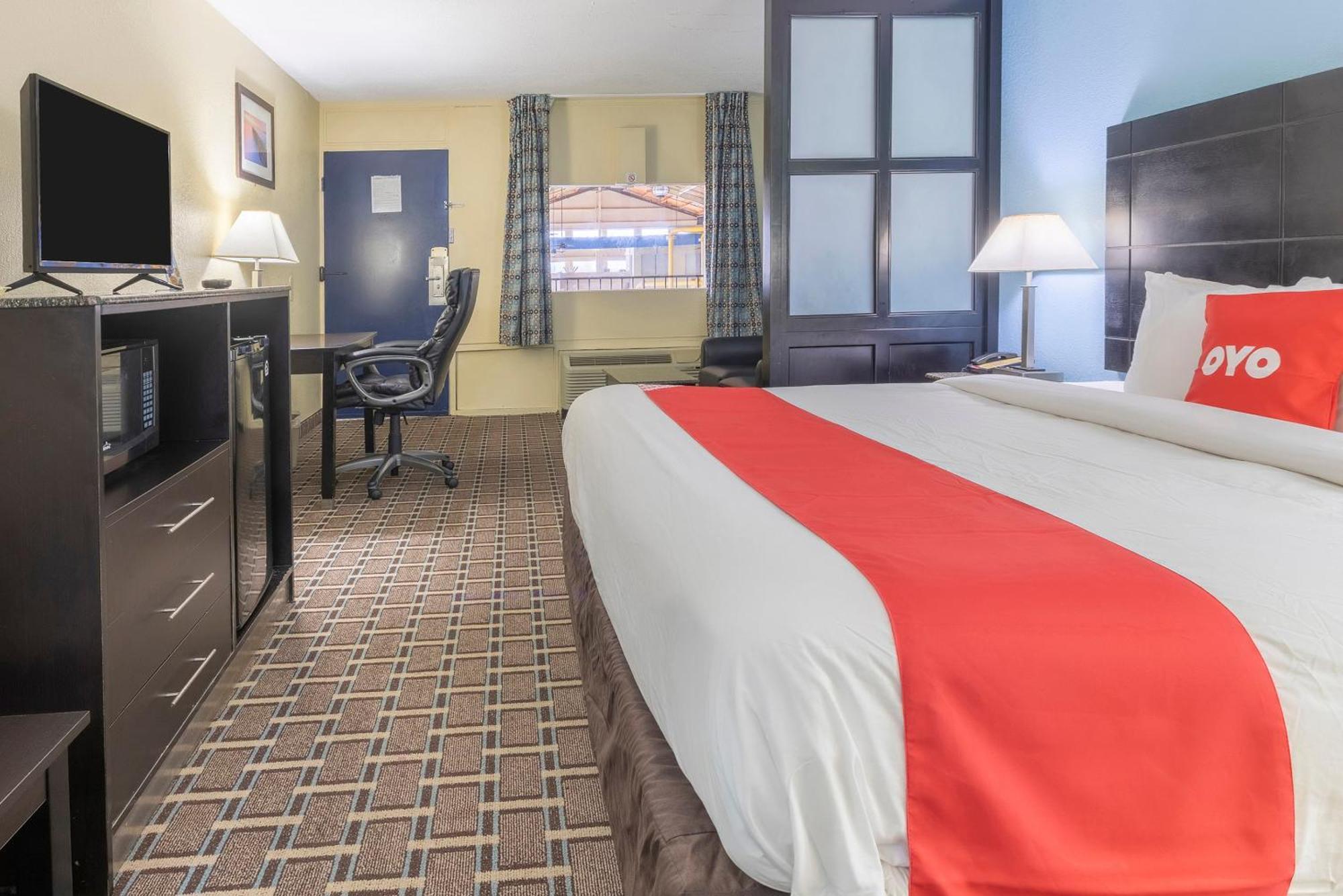 Oyo Hotel Knoxville Tn Cedar Bluff I-40 Екстер'єр фото