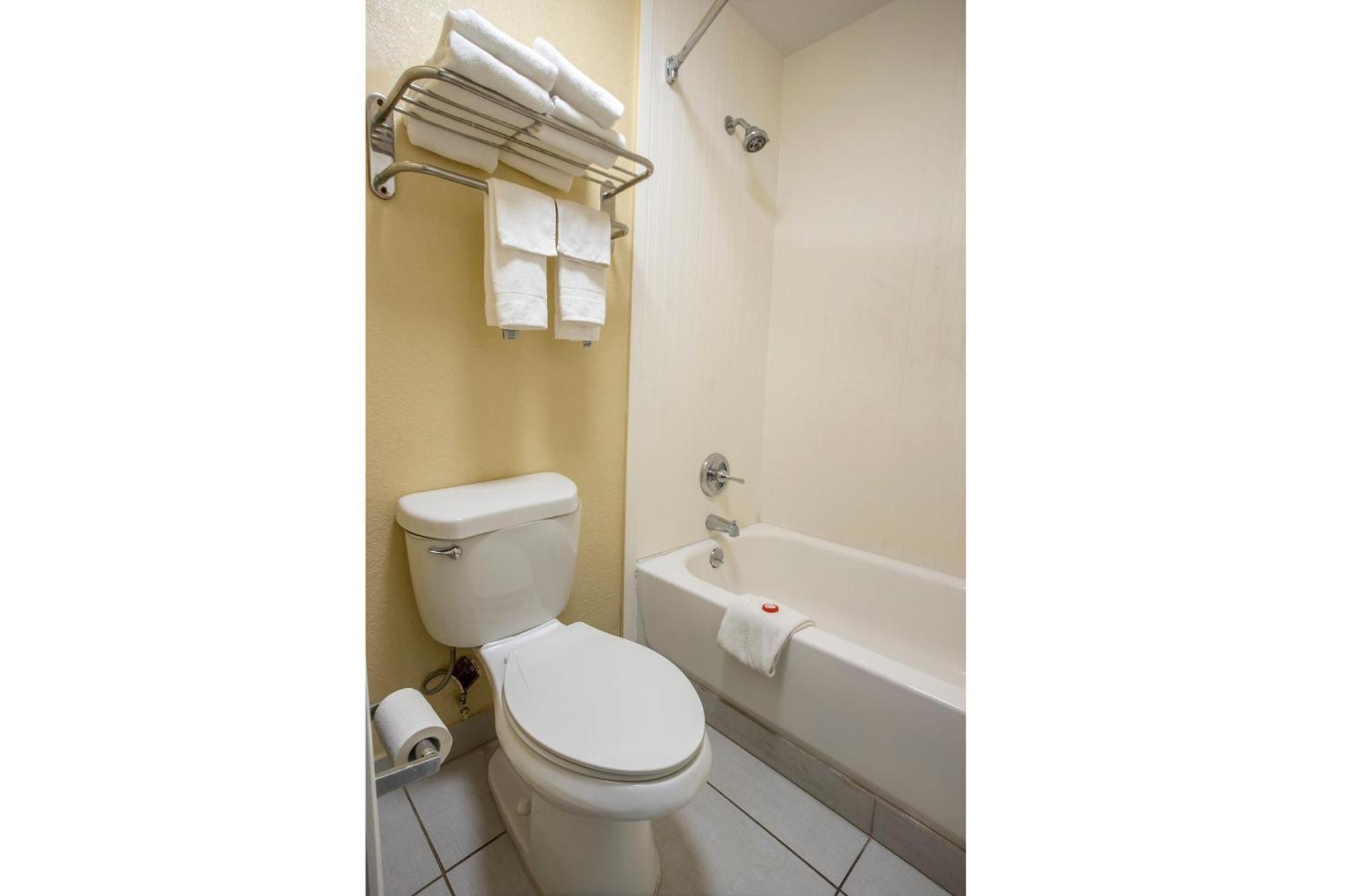Oyo Hotel Knoxville Tn Cedar Bluff I-40 Екстер'єр фото